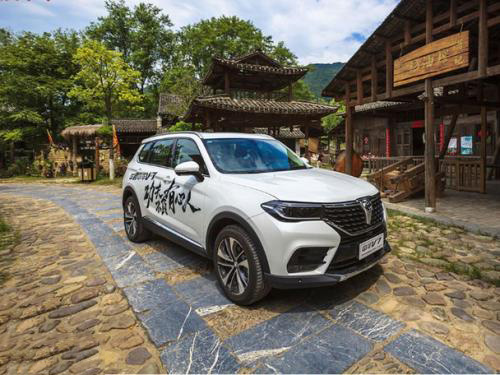 15万元7座suv 坐一家人也不显拥挤