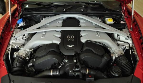 阿斯顿马丁suv 阿斯顿马丁dbk输出扭矩可达700牛米(后视镜支持7项功能)