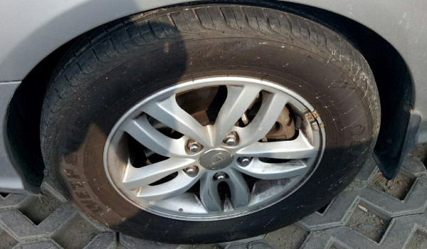 现代悦动轮胎规格型号 195/65 r15锦湖轮胎