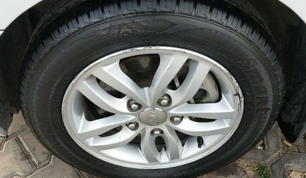 现代悦动轮胎规格型号 195/65 r15锦湖轮胎