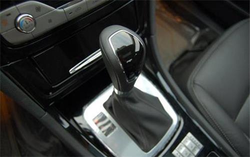 变速箱故障灯亮起是什么原因