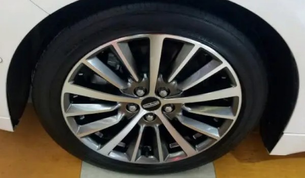 林肯z轮胎尺寸多少 轮胎型号为235/50 r18