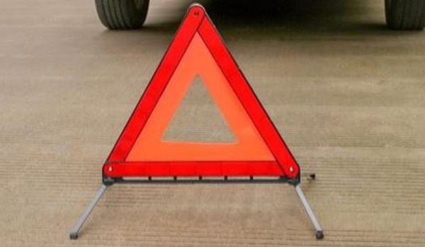 高速公路上发生故障多少米后面放安全警示