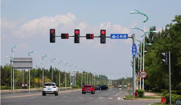 闯了一个没有停止线的红绿灯