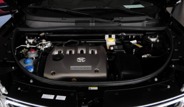 防冻液盒旁的管子是干什么用的