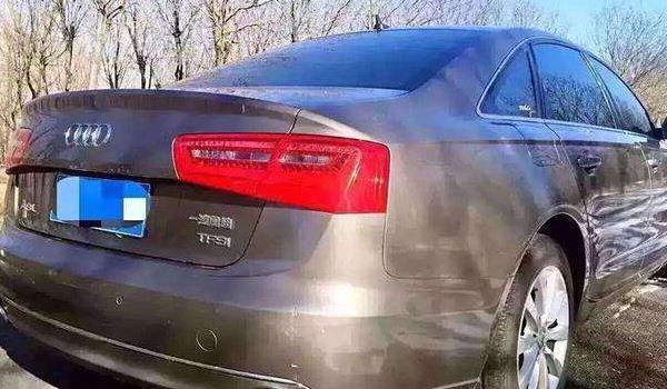 奥迪后备箱怎么开