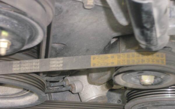 福克斯发电机皮带怎么装