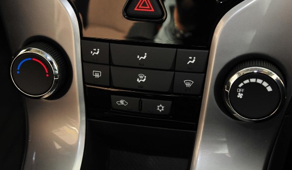 挡风除雾键标志