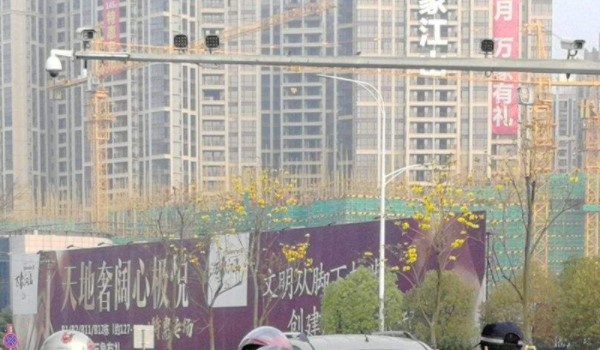 红绿灯上下人会被拍吗