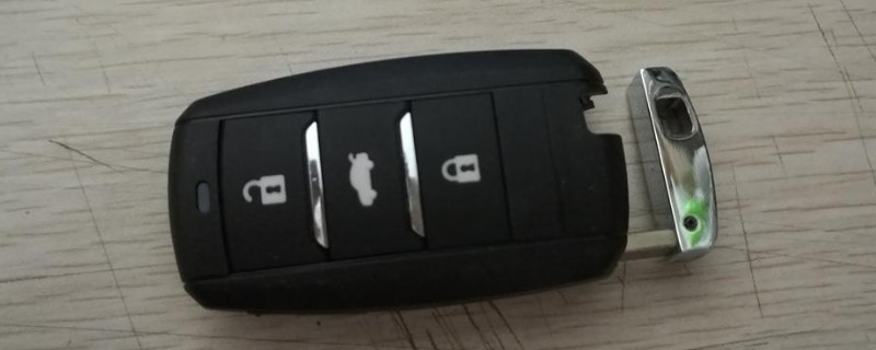 卡罗拉钥匙电池怎么换