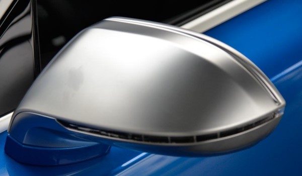 后视镜黑色塑料划痕修复