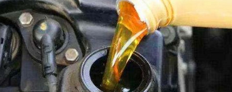 机油不够了加别的牌子