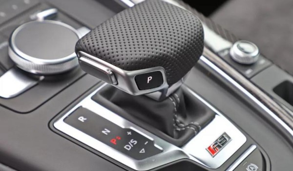 手自一体手动挡在什么情况下使用手动挡?