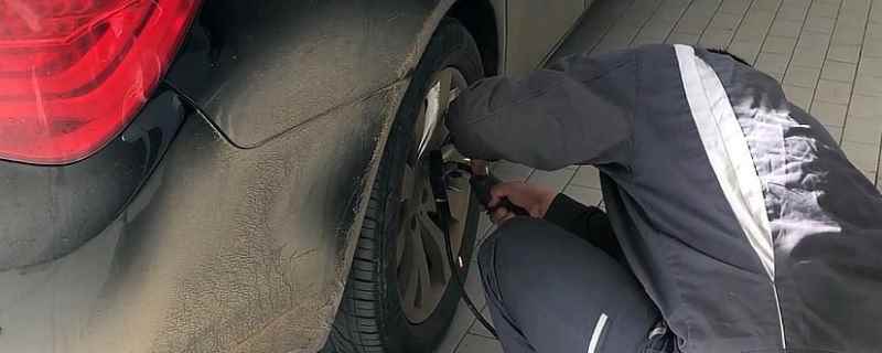 宝马防盗螺丝坏了如何拆卸