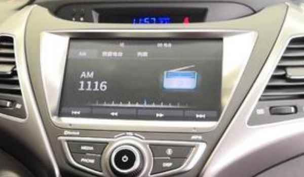 汽车多媒体显示器没反应