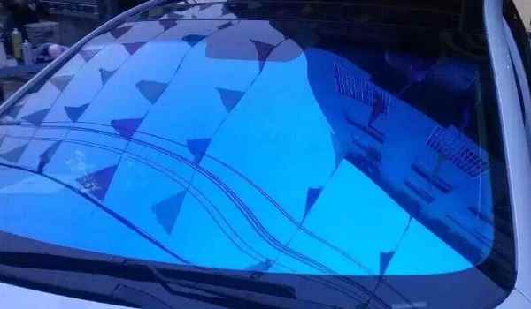 汽车贴膜有点小气泡