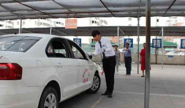 考驾照一定要通过驾校吗,可以自己去考吗