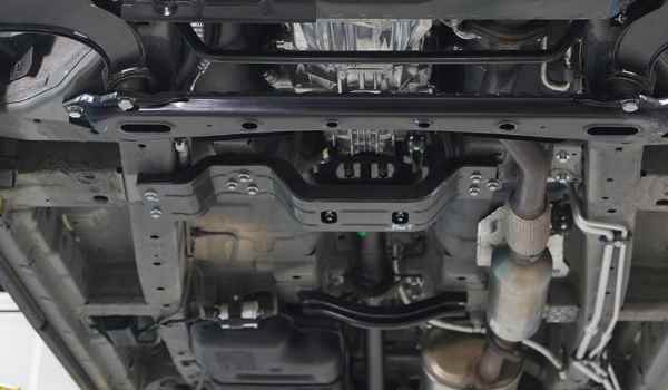 车子底盘磕了一下要不要紧