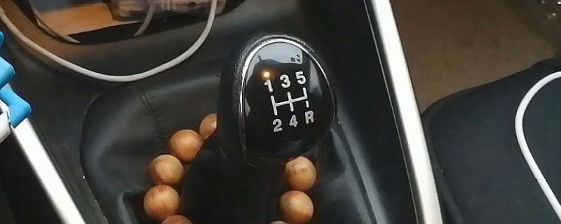 手动挡汽车打不着火是怎么回事