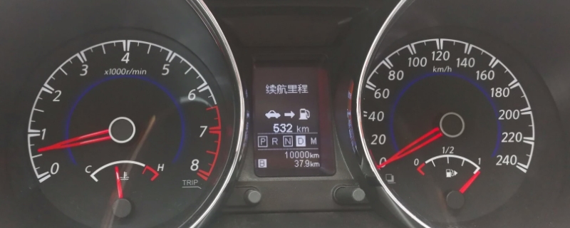 小车怠速开空调一小时多少油